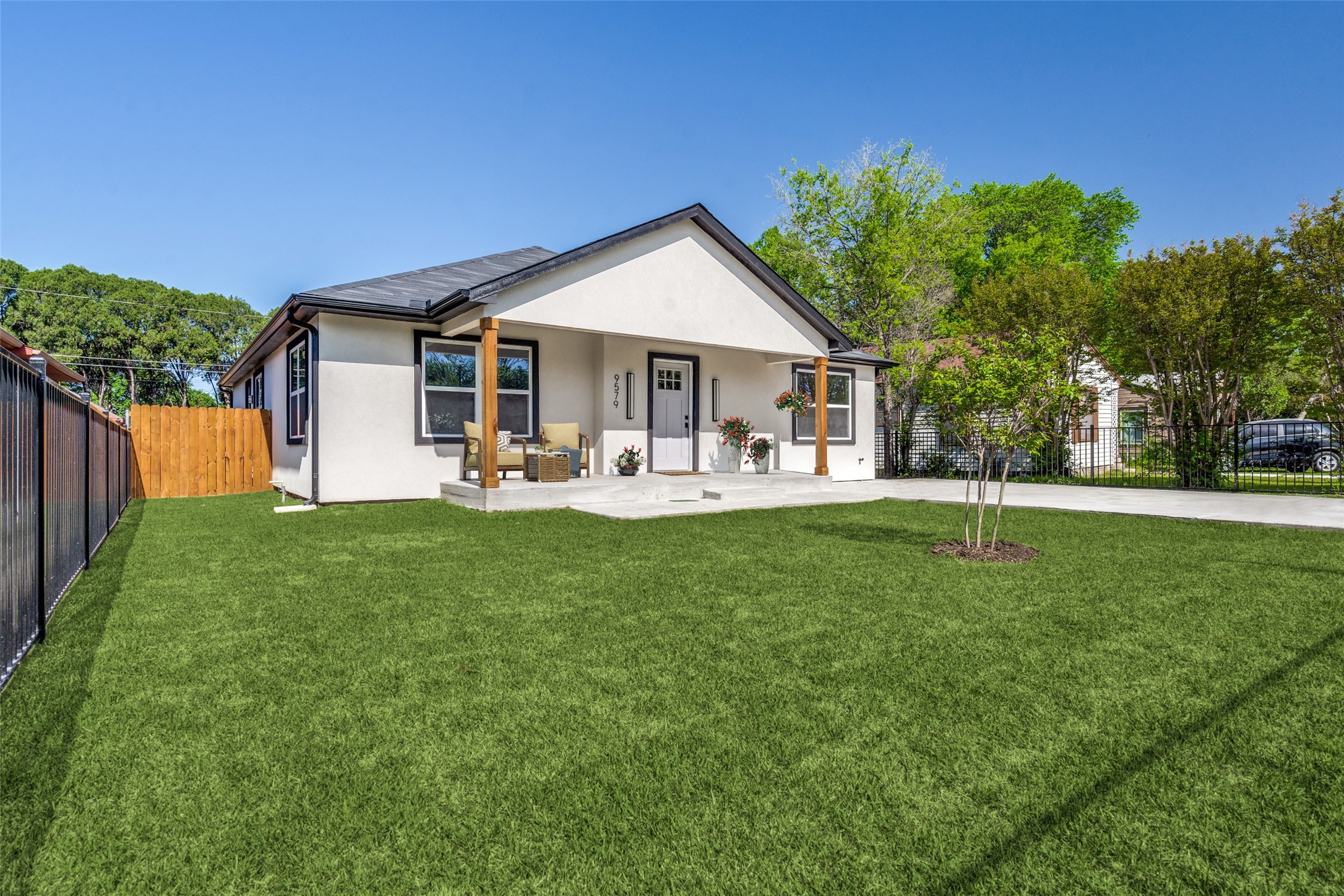 9579 Larga Drive Dallas TX 75220