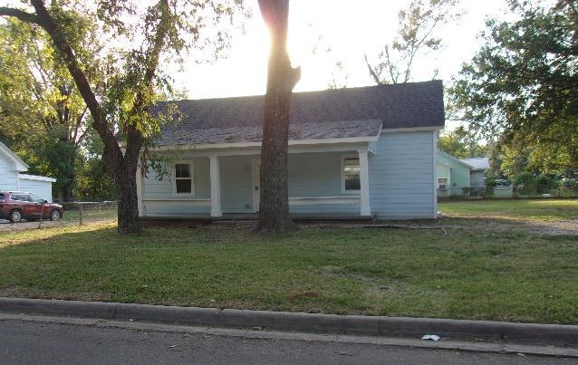 145 15th Street NE Paris TX 75460