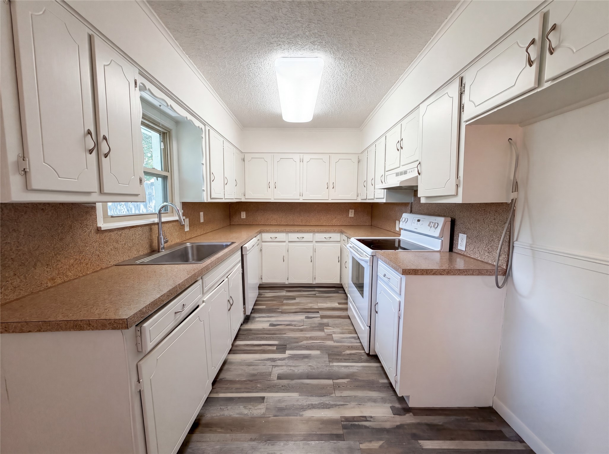 402 Childers Avenue Benbrook TX 76126