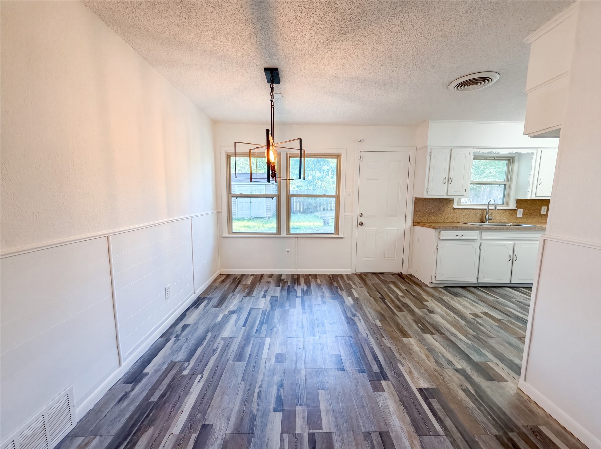 402 Childers Avenue Benbrook TX 76126