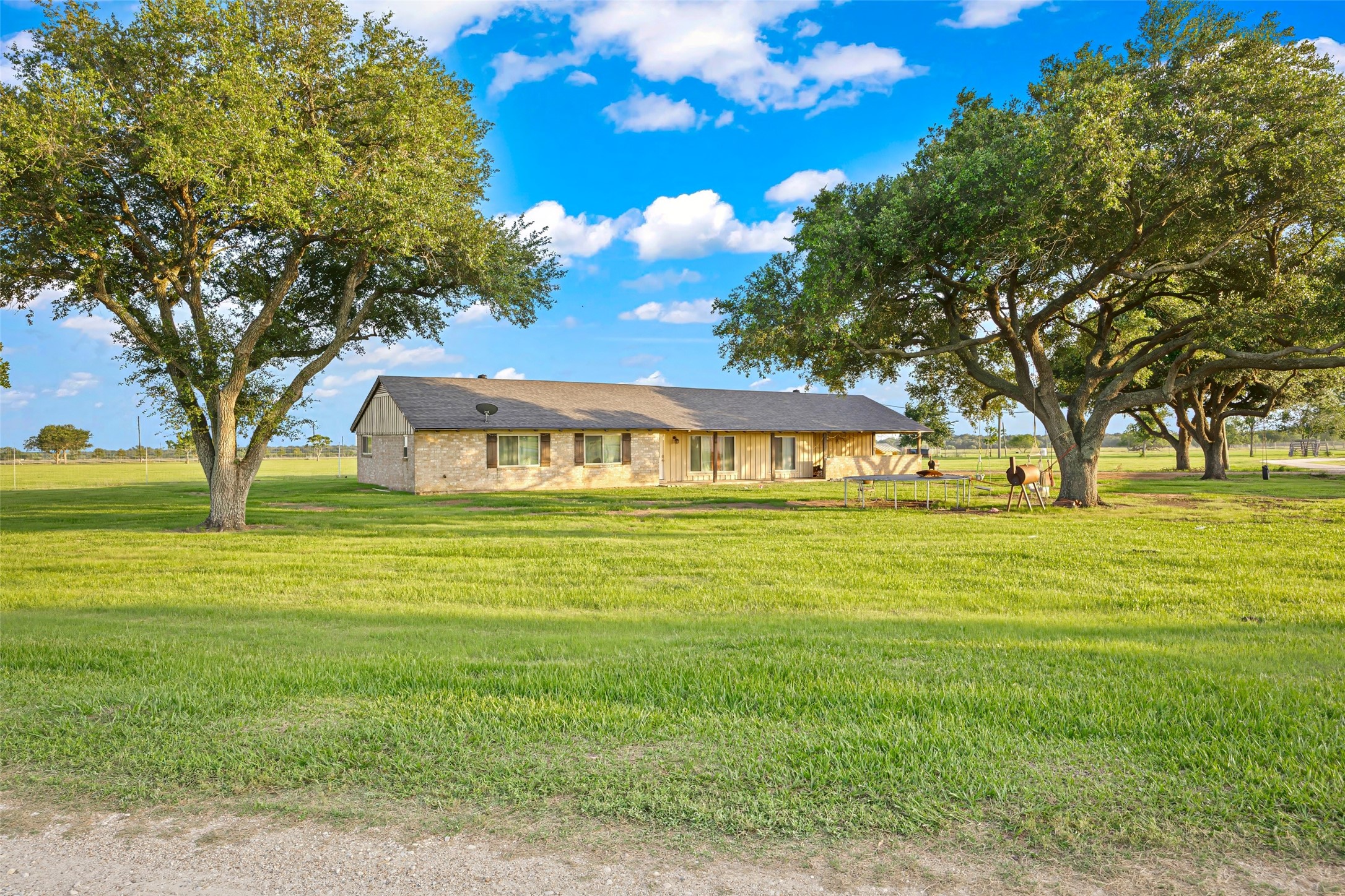 5523 Ehrman Lake Lane Wallis TX 77485