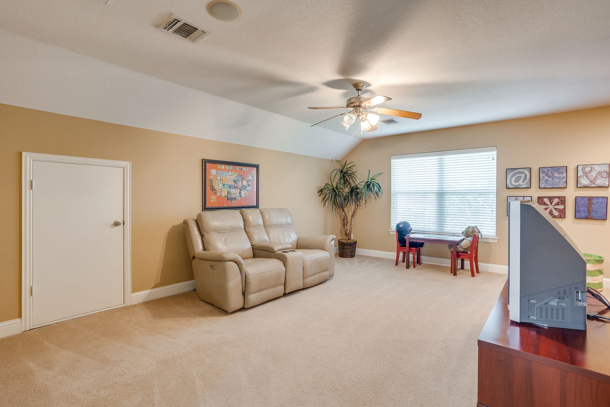 2620 Waters Edge Drive Grand Prairie TX 75054