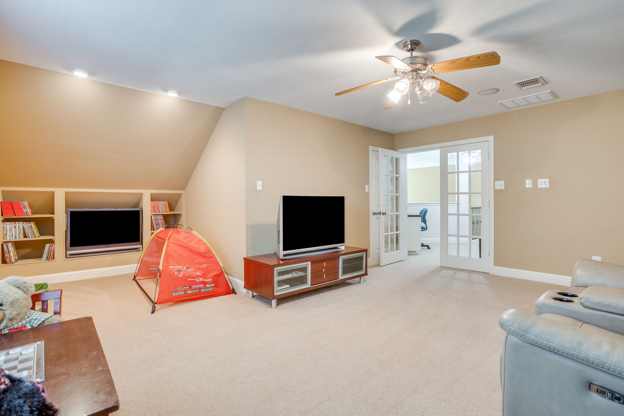 2620 Waters Edge Drive Grand Prairie TX 75054