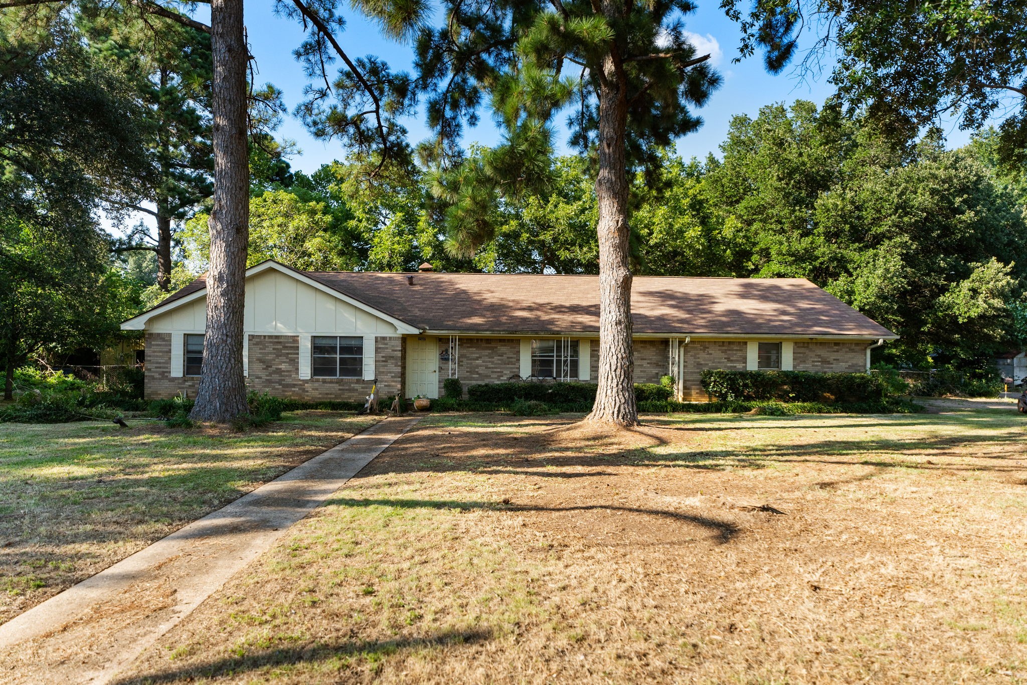 1507 W Duval Street Troup TX 75789