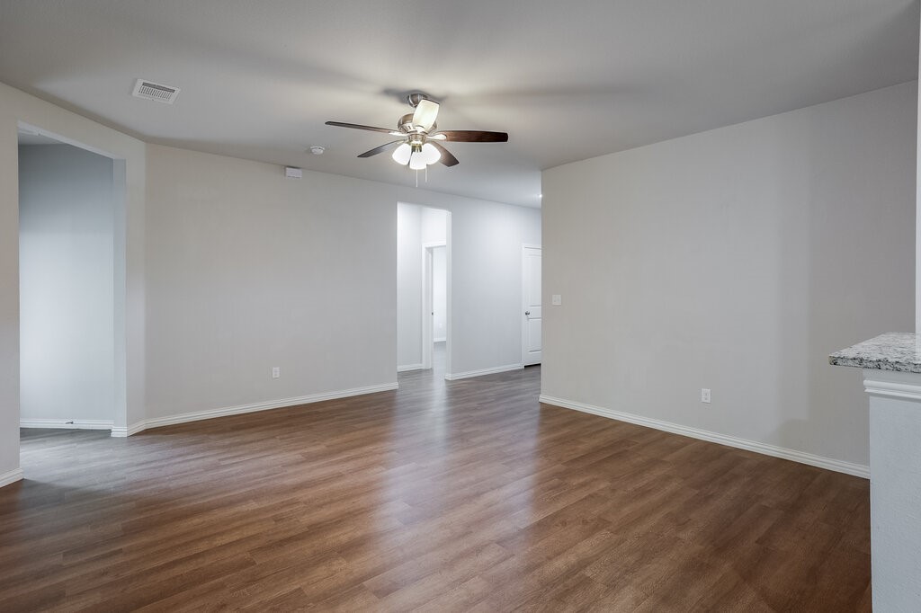 370 S Pecan Street Milford TX 76670