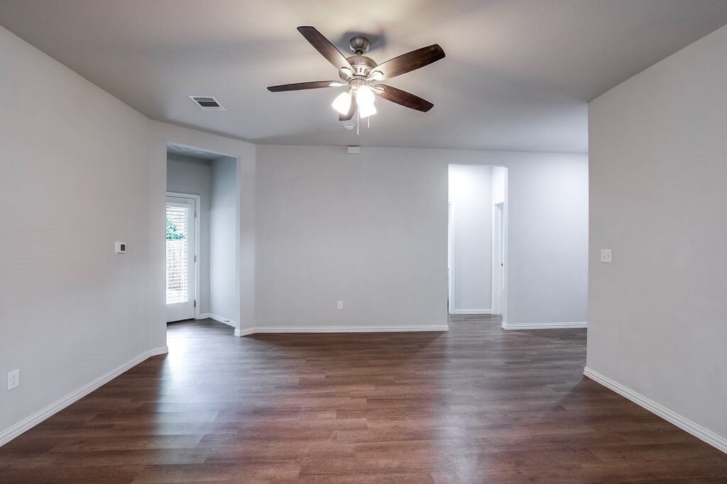 370 S Pecan Street Milford TX 76670