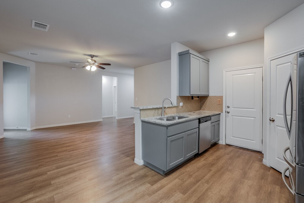 370 S Pecan Street Milford TX 76670