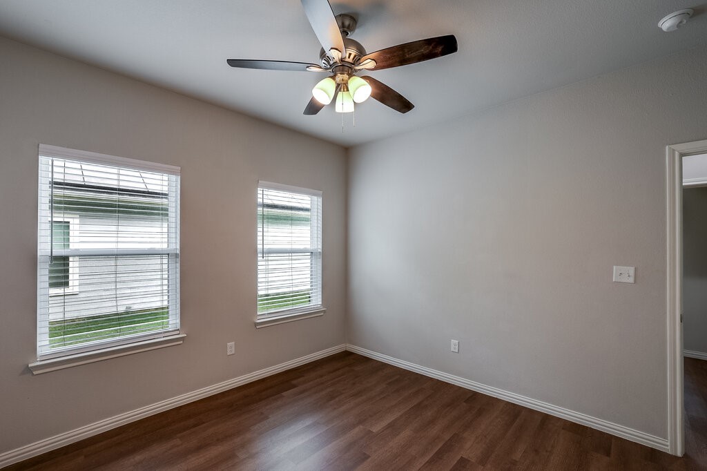 370 S Pecan Street Milford TX 76670