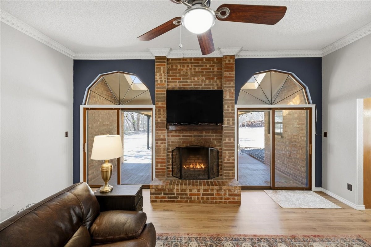 2004 W Spanish Trail Drive Granbury TX 76048