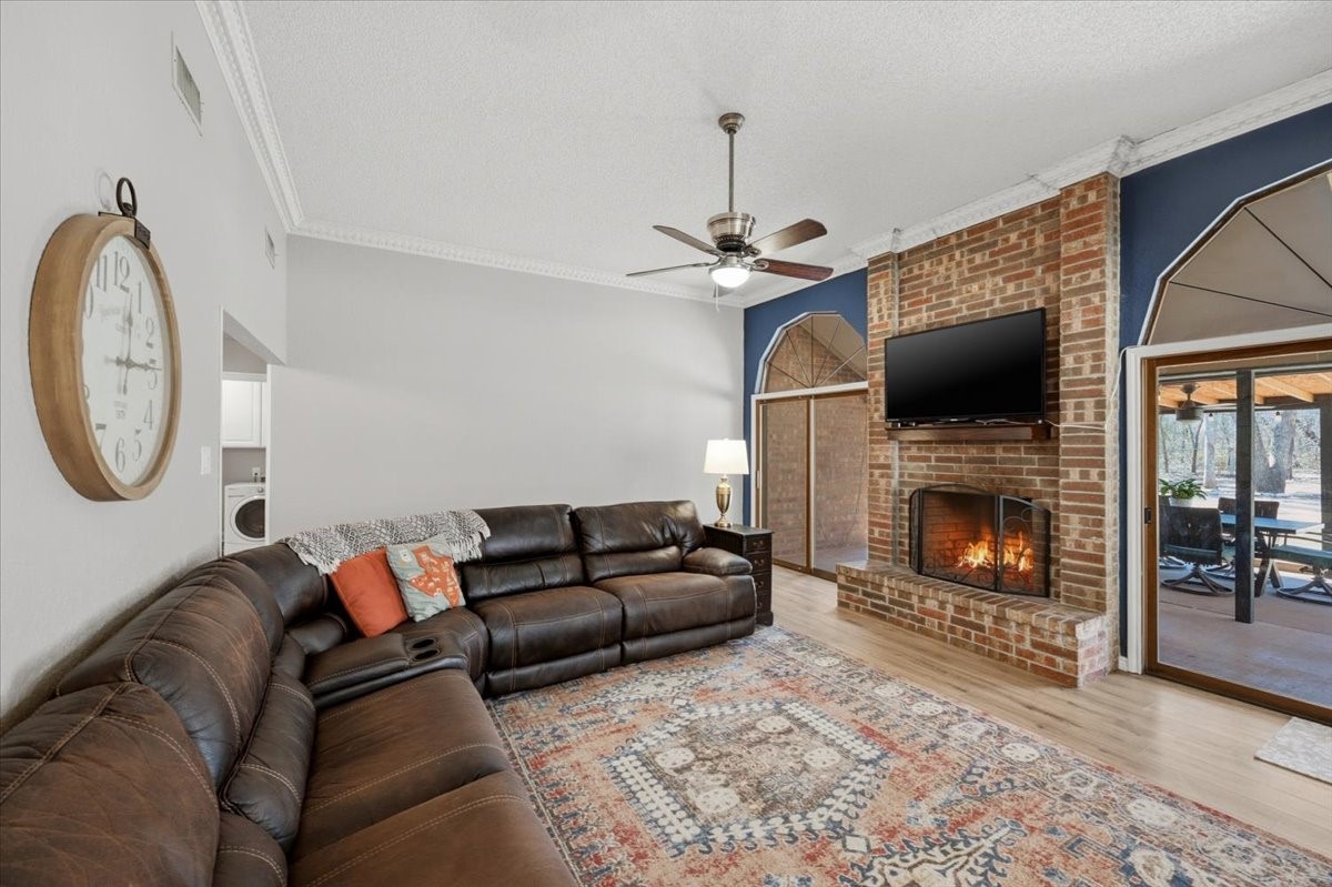 2004 W Spanish Trail Drive Granbury TX 76048