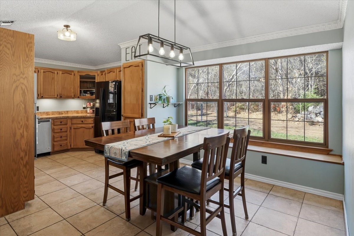 2004 W Spanish Trail Drive Granbury TX 76048