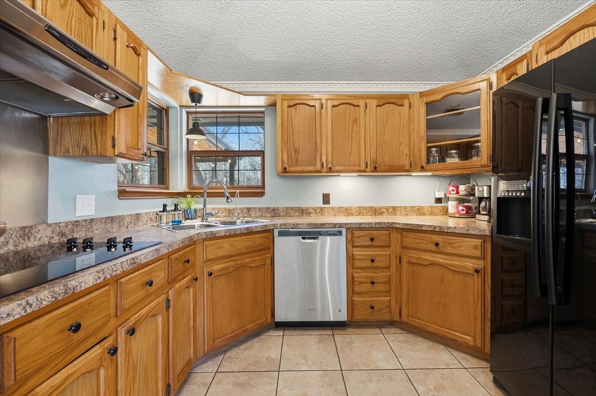 2004 W Spanish Trail Drive Granbury TX 76048