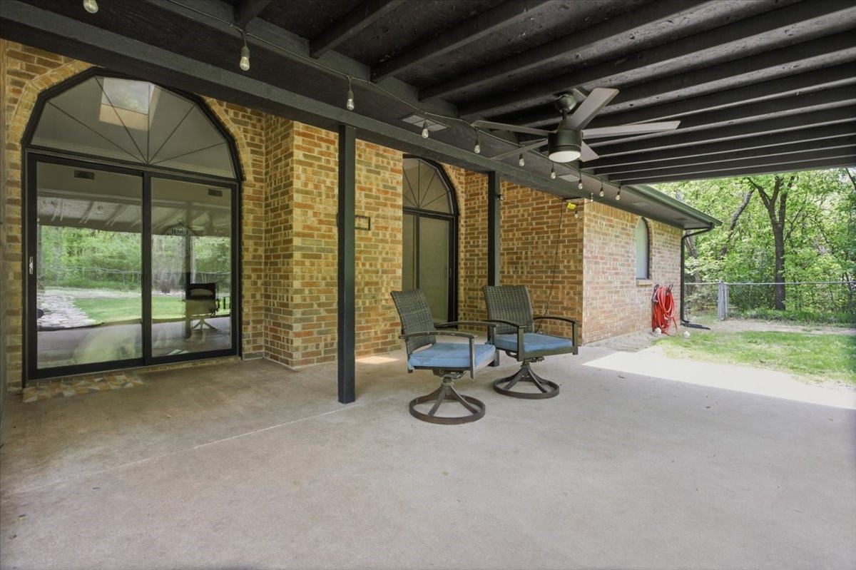 2004 W Spanish Trail Drive Granbury TX 76048