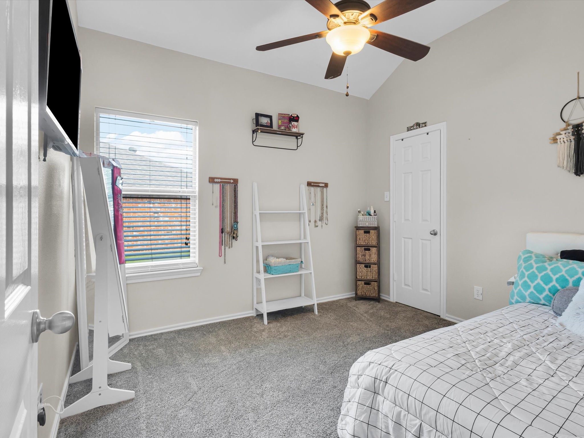 205 King George Road Ponder TX 76259