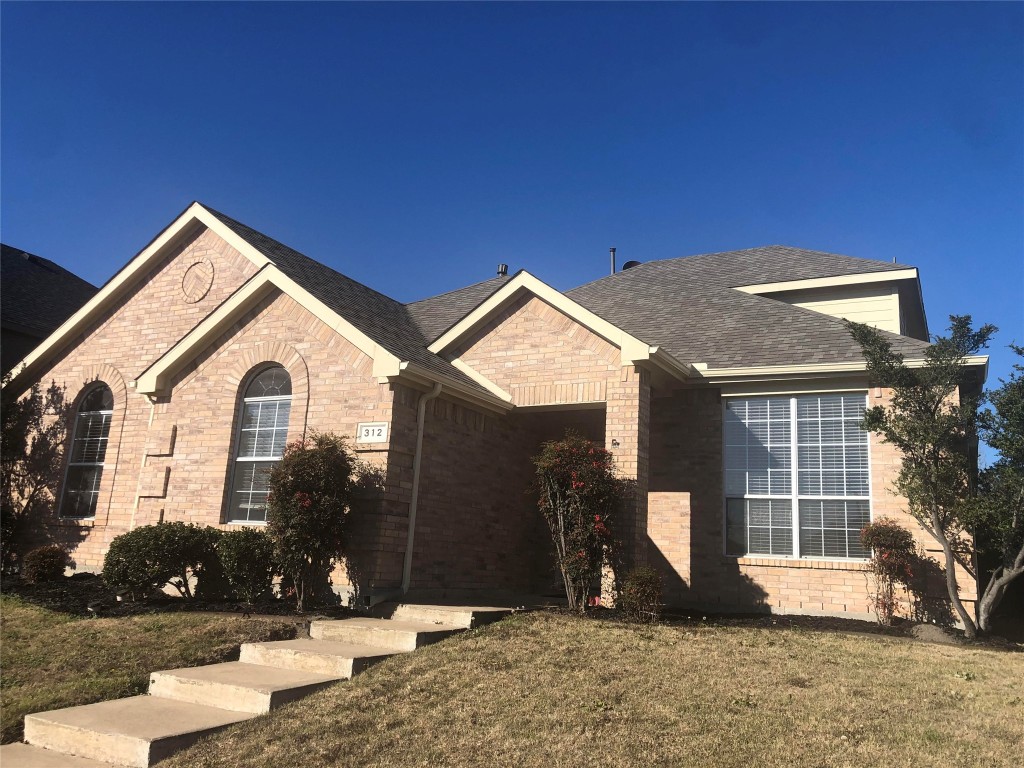 312 Newport Drive Van Alstyne TX 75495