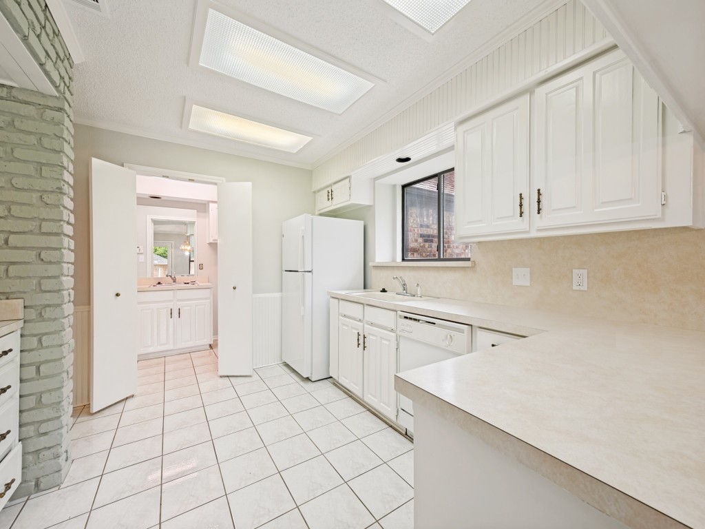 1702 Dickerson Drive Pantego TX 76013