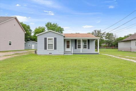 212 Avenue E Lacy Lakeview TX 76705