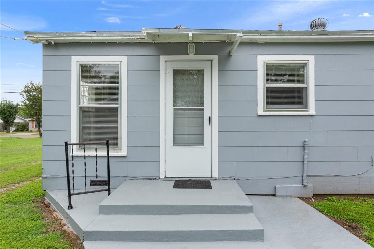 212 Avenue E Lacy Lakeview TX 76705