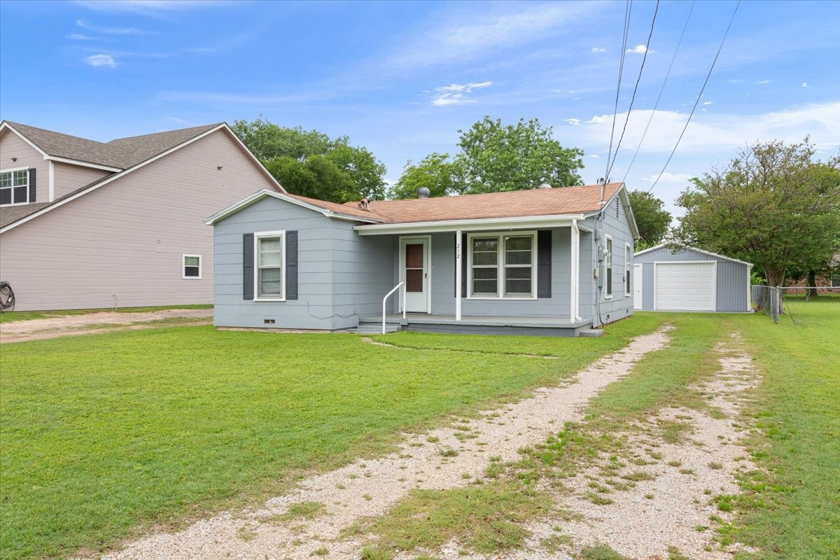 212 Avenue E Lacy Lakeview TX 76705