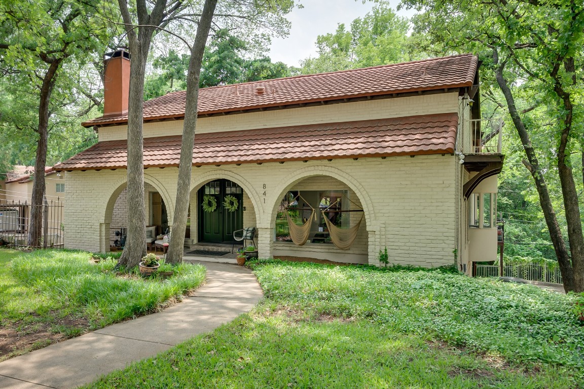 841 Chaparral Court Bedford TX 76022