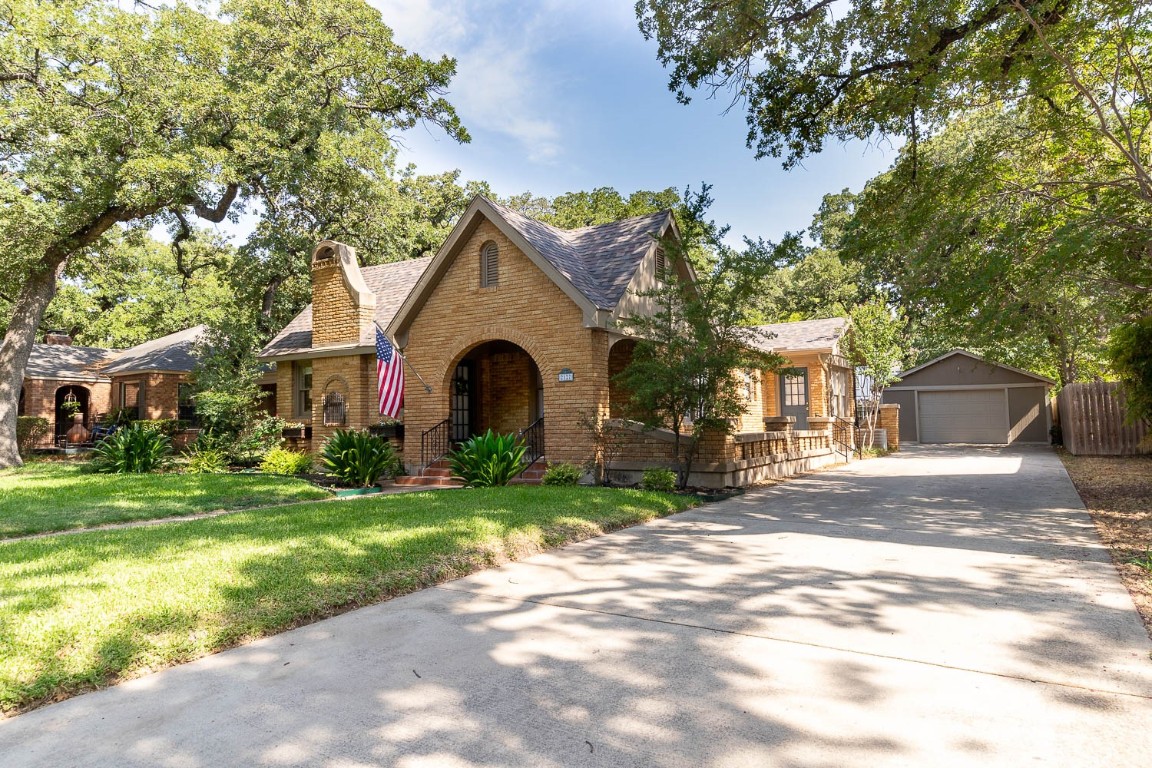 2127 Primrose Avenue Fort Worth TX 76111