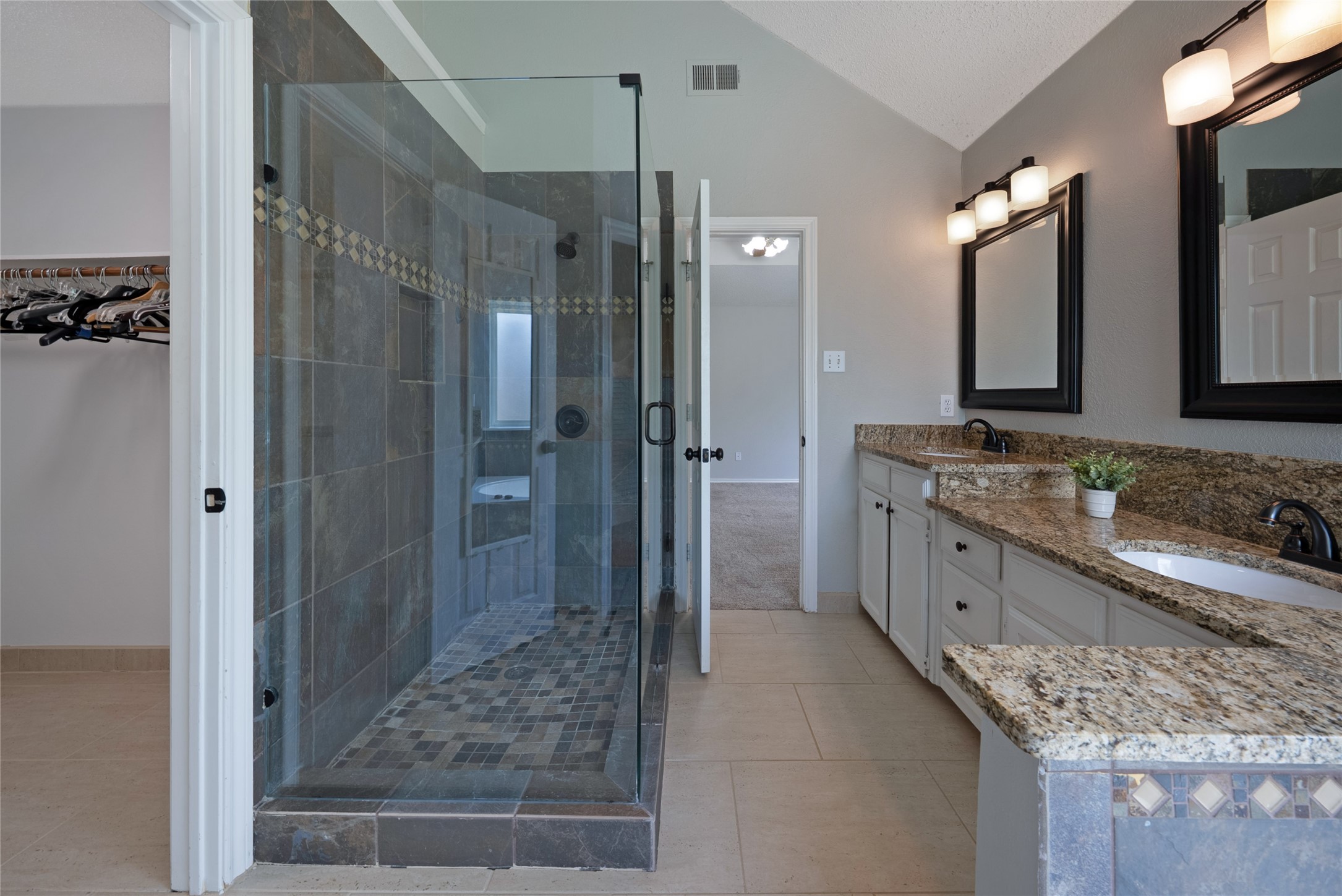 1803 Hunters Ridge Drive Grapevine TX 76051