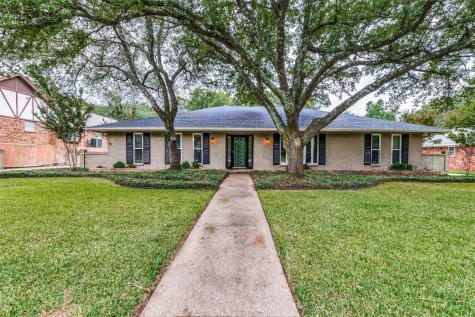 4402 Woodridge Drive Arlington TX 76013