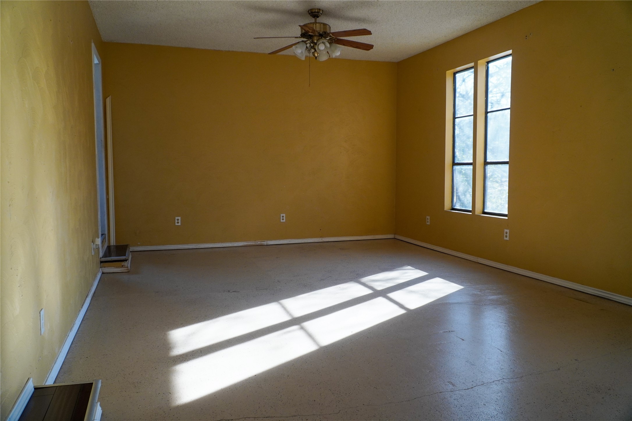 305 N Eastern Street Keene TX 76059