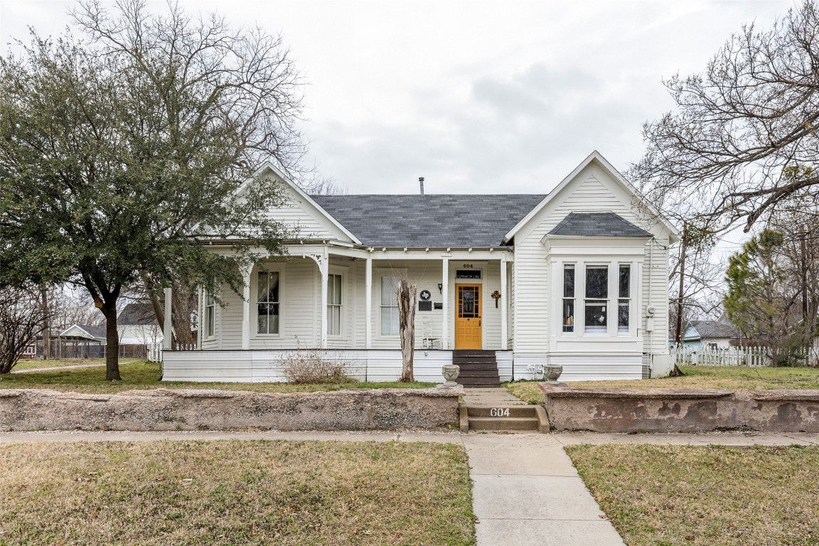 604 Parker Street Mckinney TX 75069