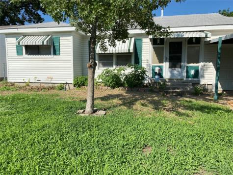 1010 SW 4th Street Grand Prairie TX 75051