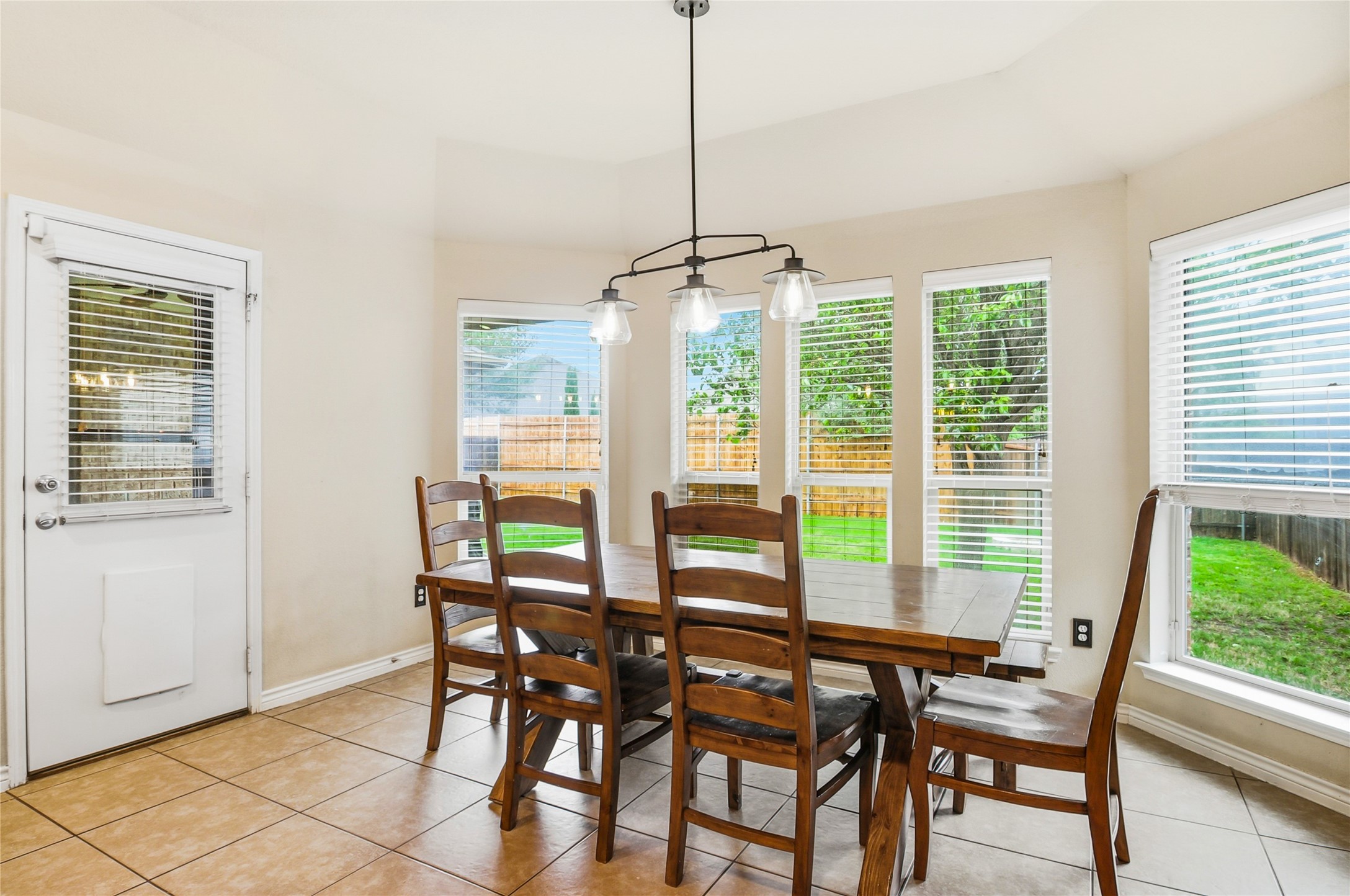 937 Yucca Court Burleson TX 76028
