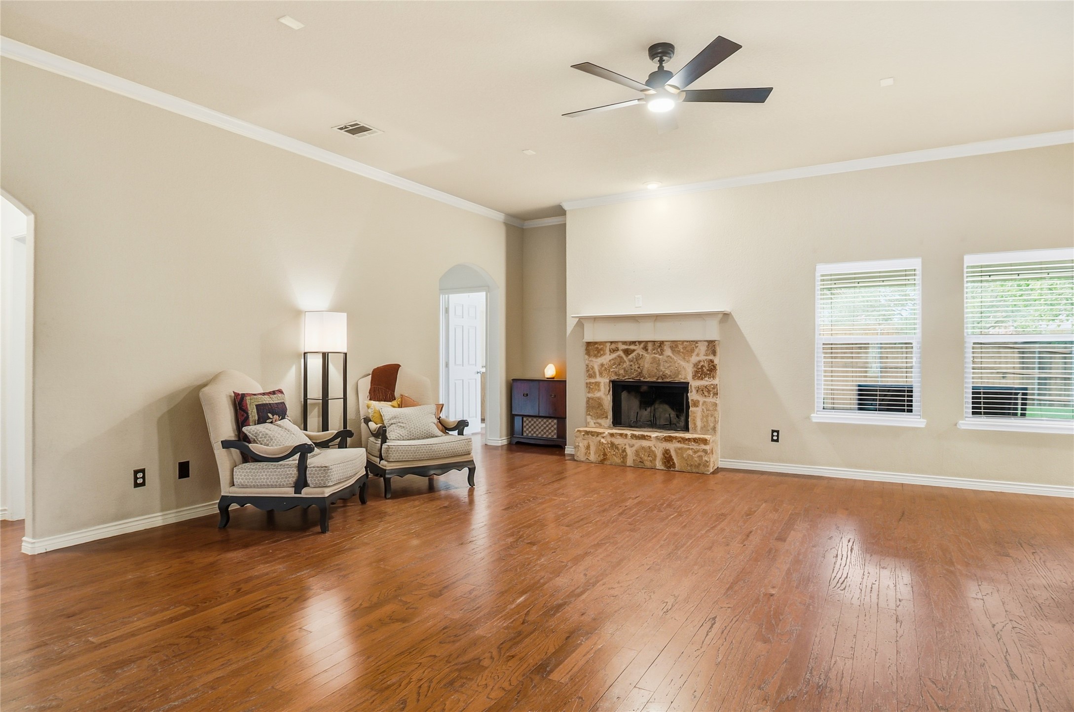 937 Yucca Court Burleson TX 76028