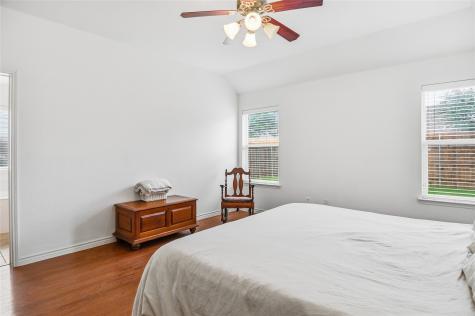 937 Yucca Court Burleson TX 76028