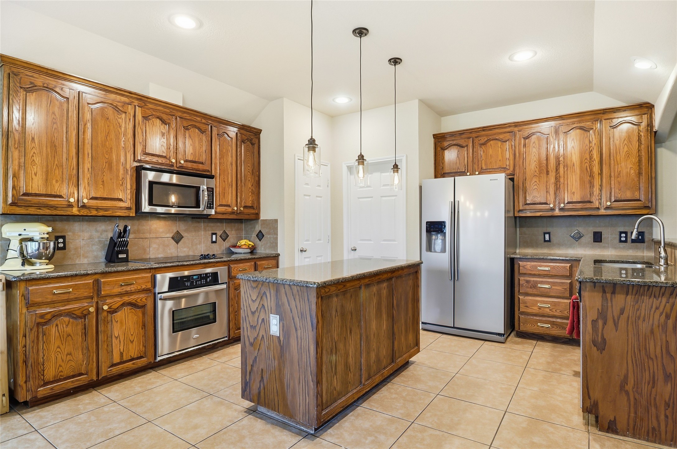 937 Yucca Court Burleson TX 76028