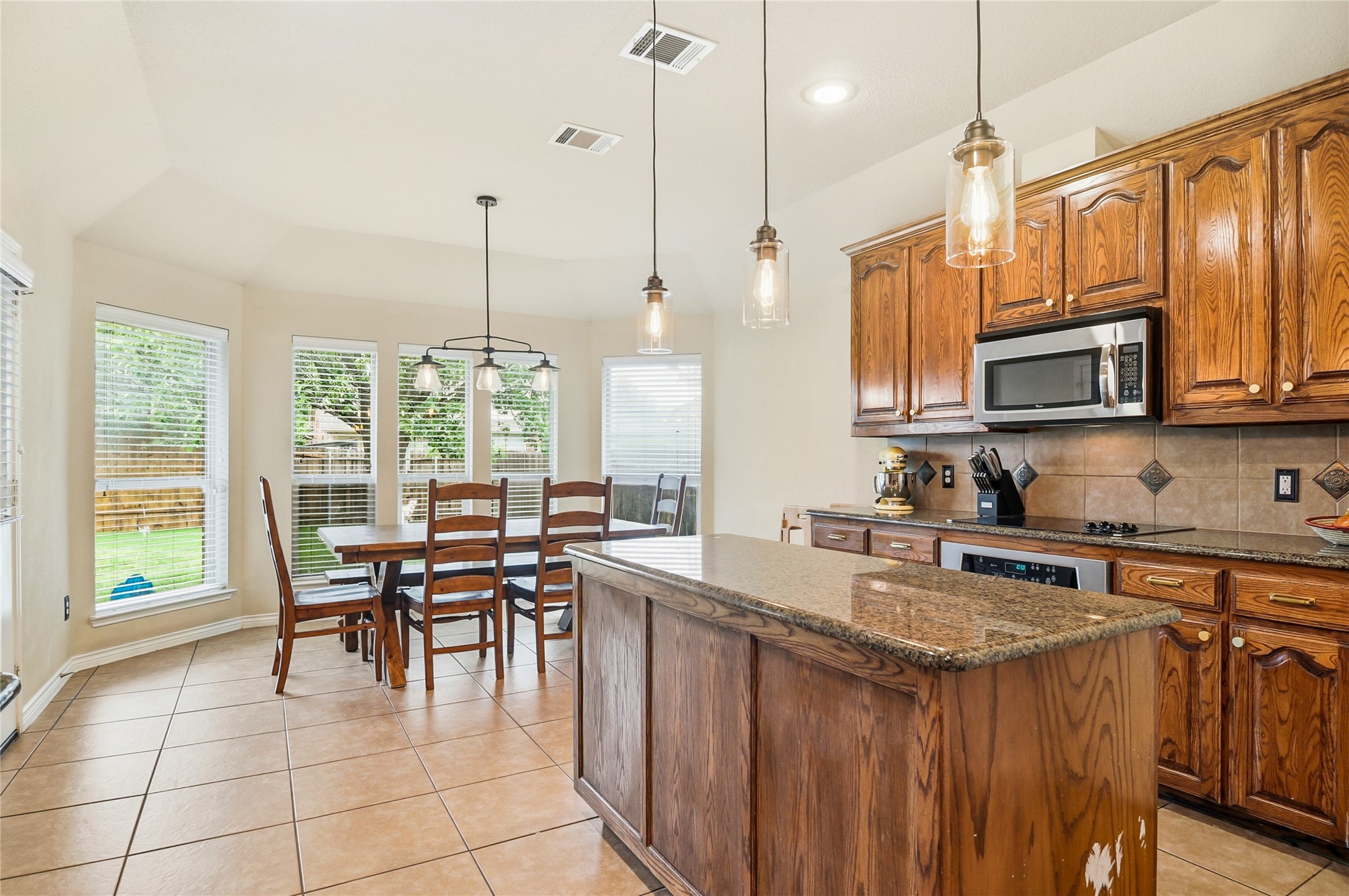 937 Yucca Court Burleson TX 76028