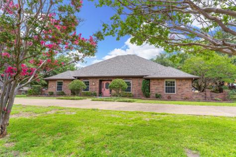 2833 S Country Club Road Garland TX 75043