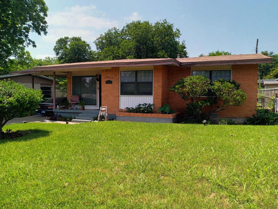 1331 Adelaide Drive Dallas TX 75216