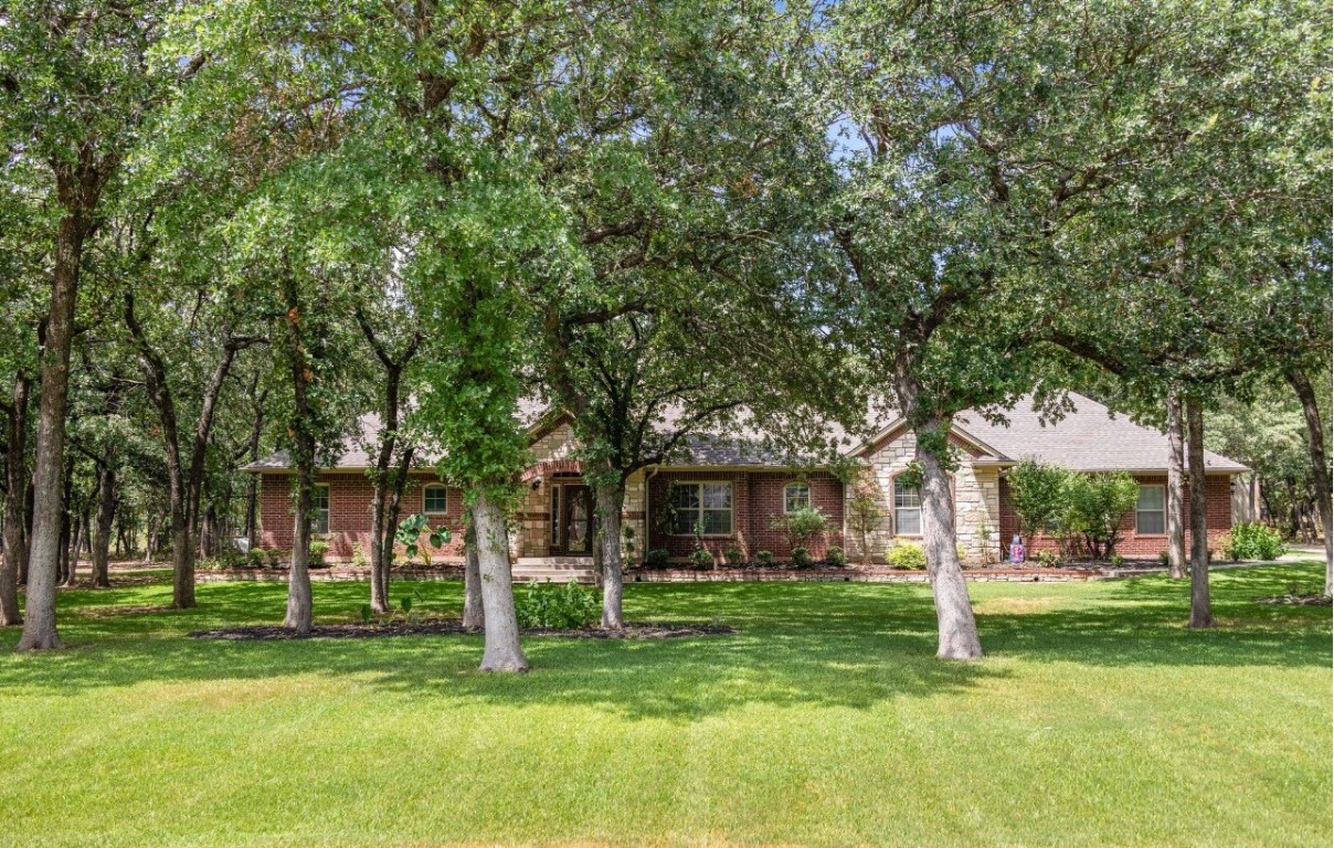 6104 Temple Oaks Court Granbury TX 76049