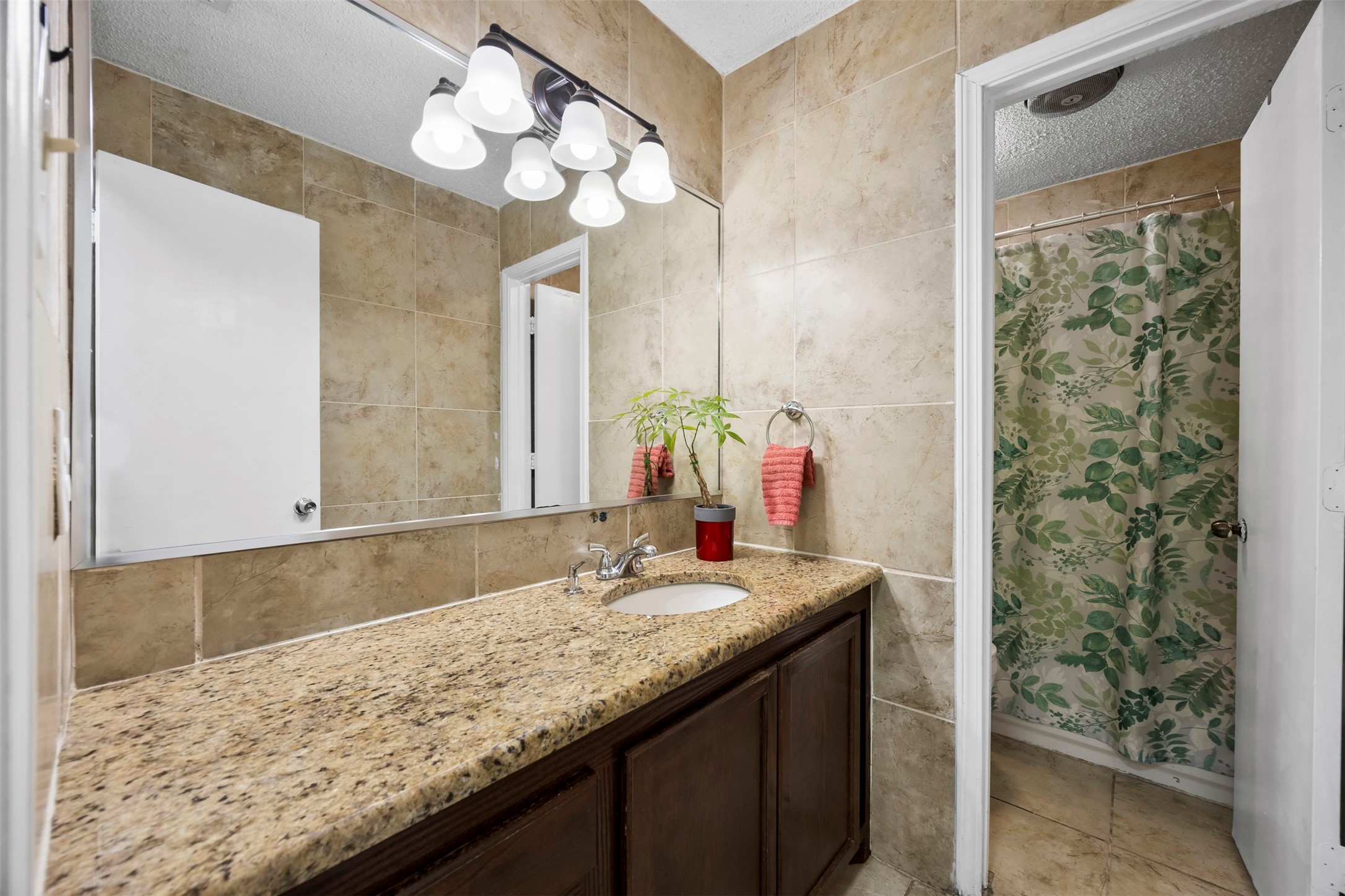 6485 Central Avenue North Richland Hills TX 76182