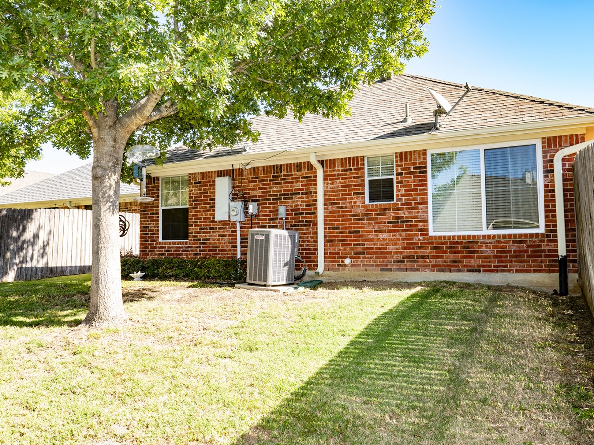 9028 Racquet Club Drive Fort Worth TX 76120