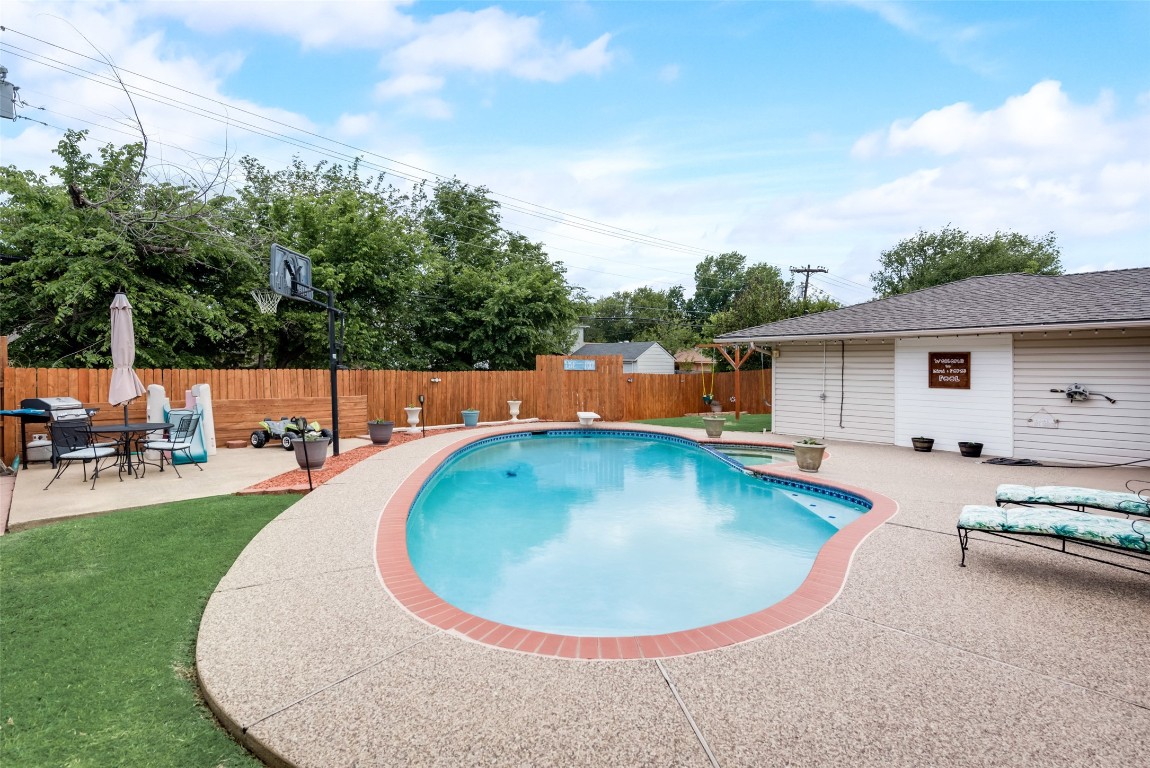 1610 Addington Street Irving TX 75062