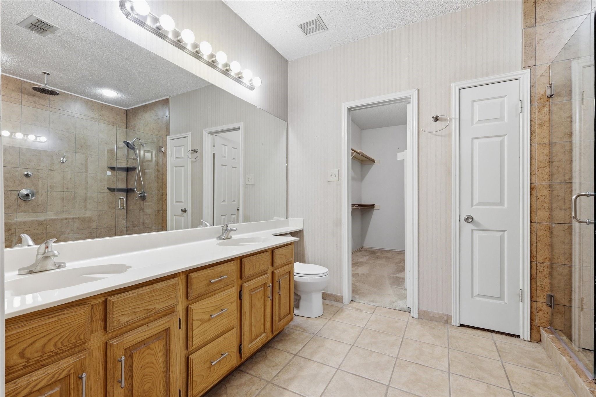 5101 Hearthcrest Drive Garland TX 75044