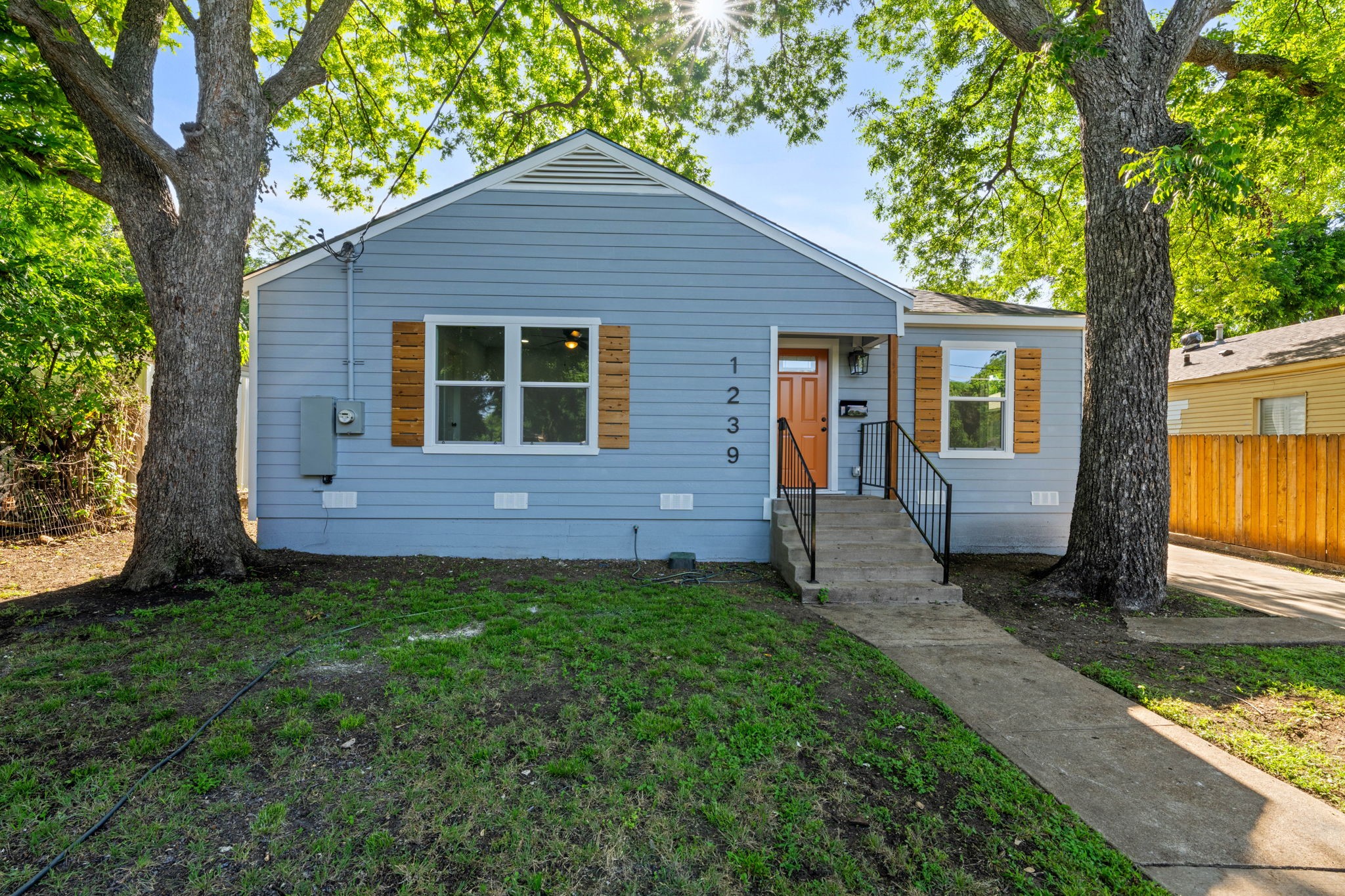 1239 Tarpley Avenue Dallas TX 75211