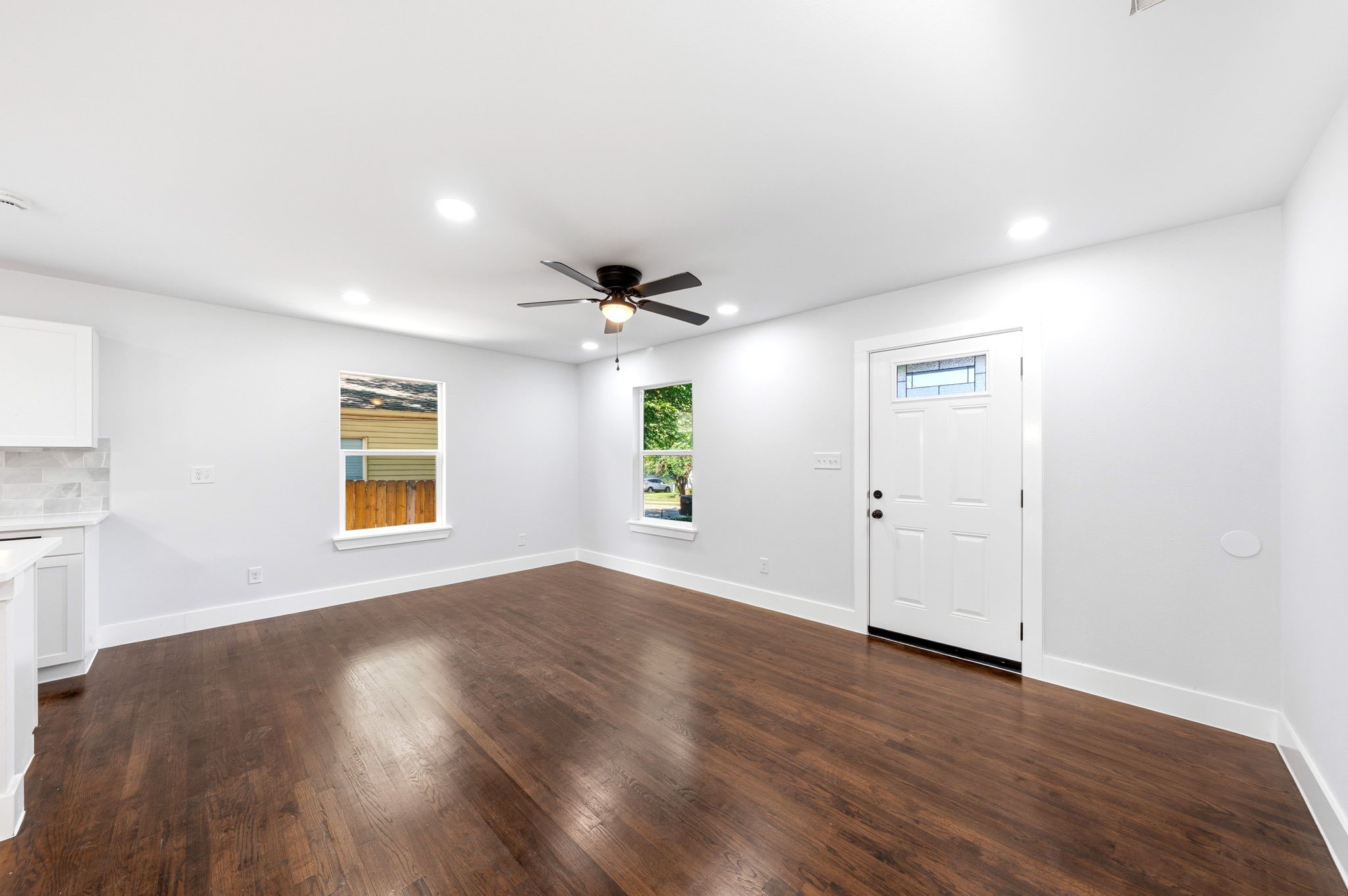 1239 Tarpley Avenue Dallas TX 75211