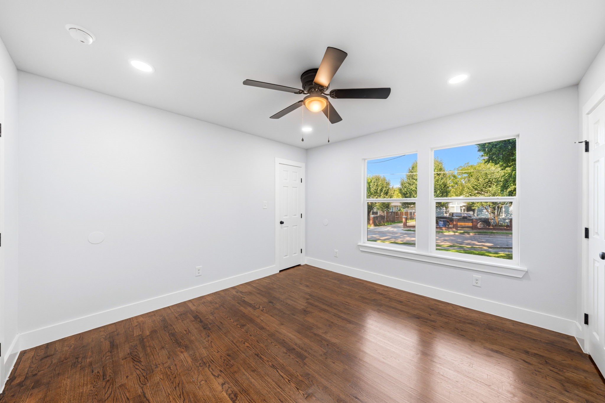 1239 Tarpley Avenue Dallas TX 75211