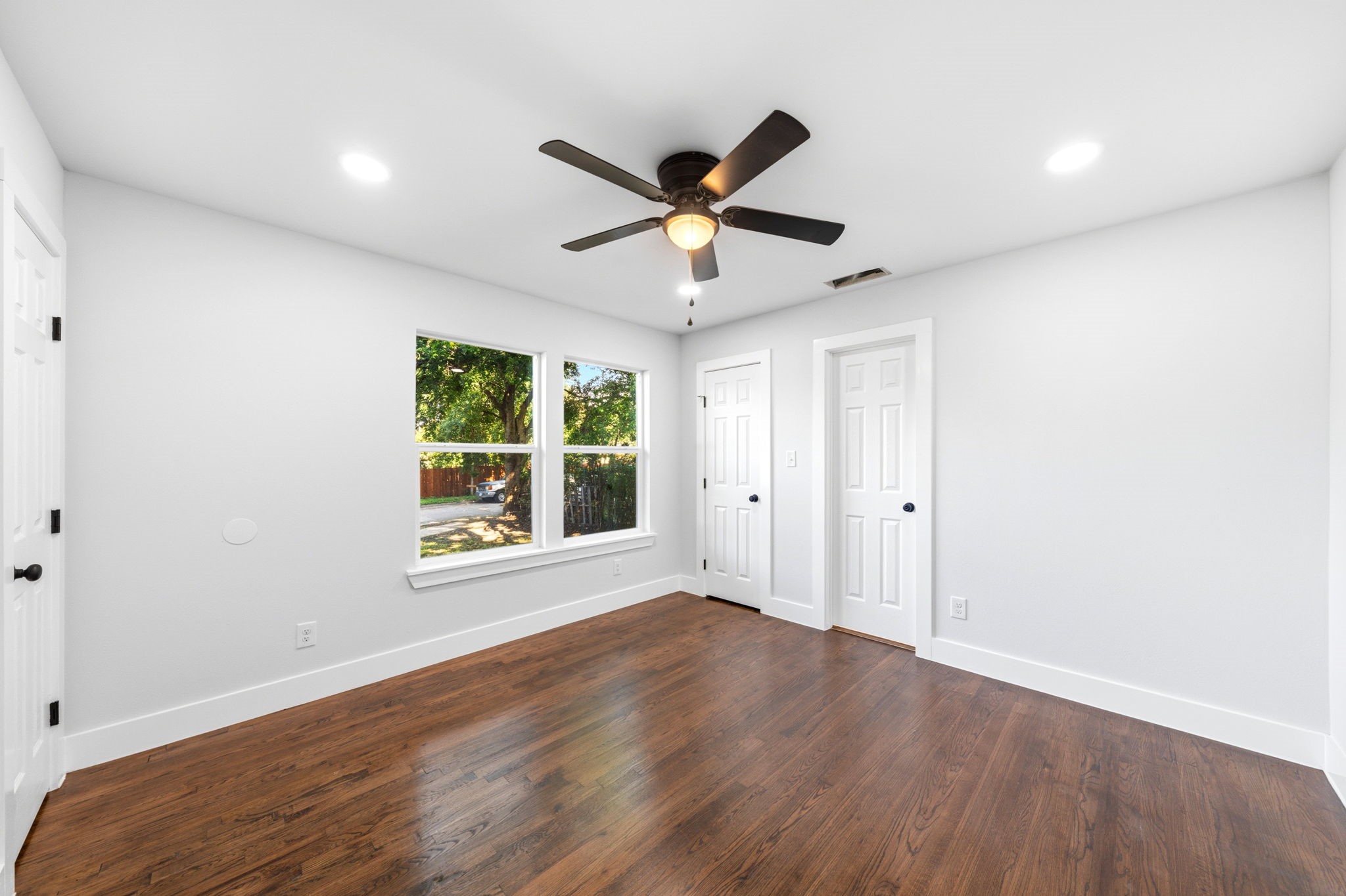 1239 Tarpley Avenue Dallas TX 75211