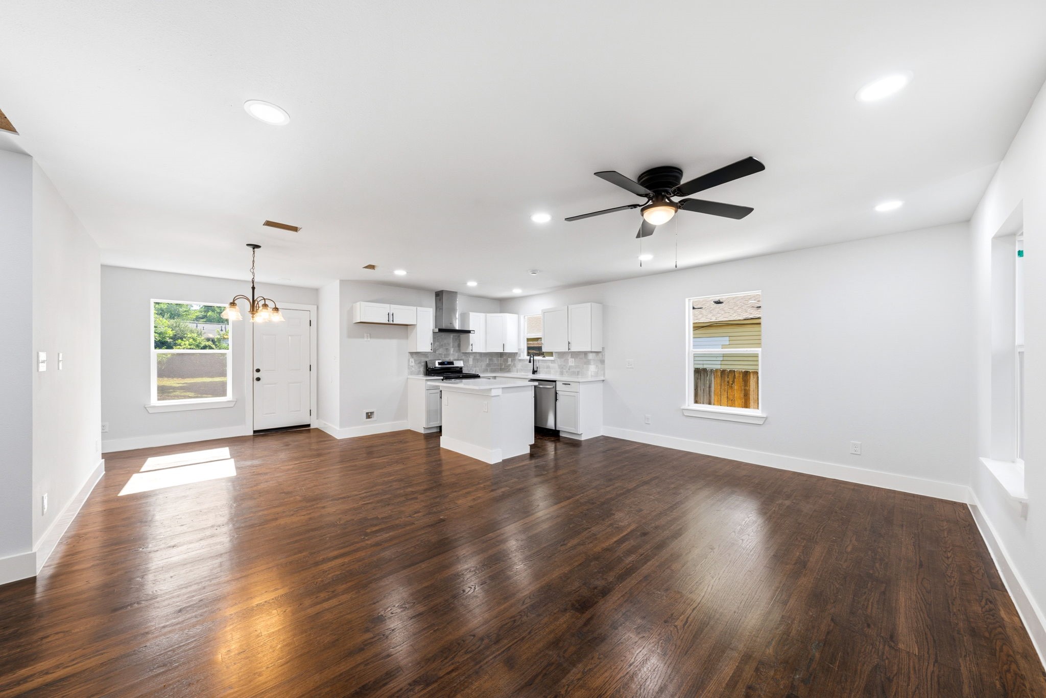 1239 Tarpley Avenue Dallas TX 75211