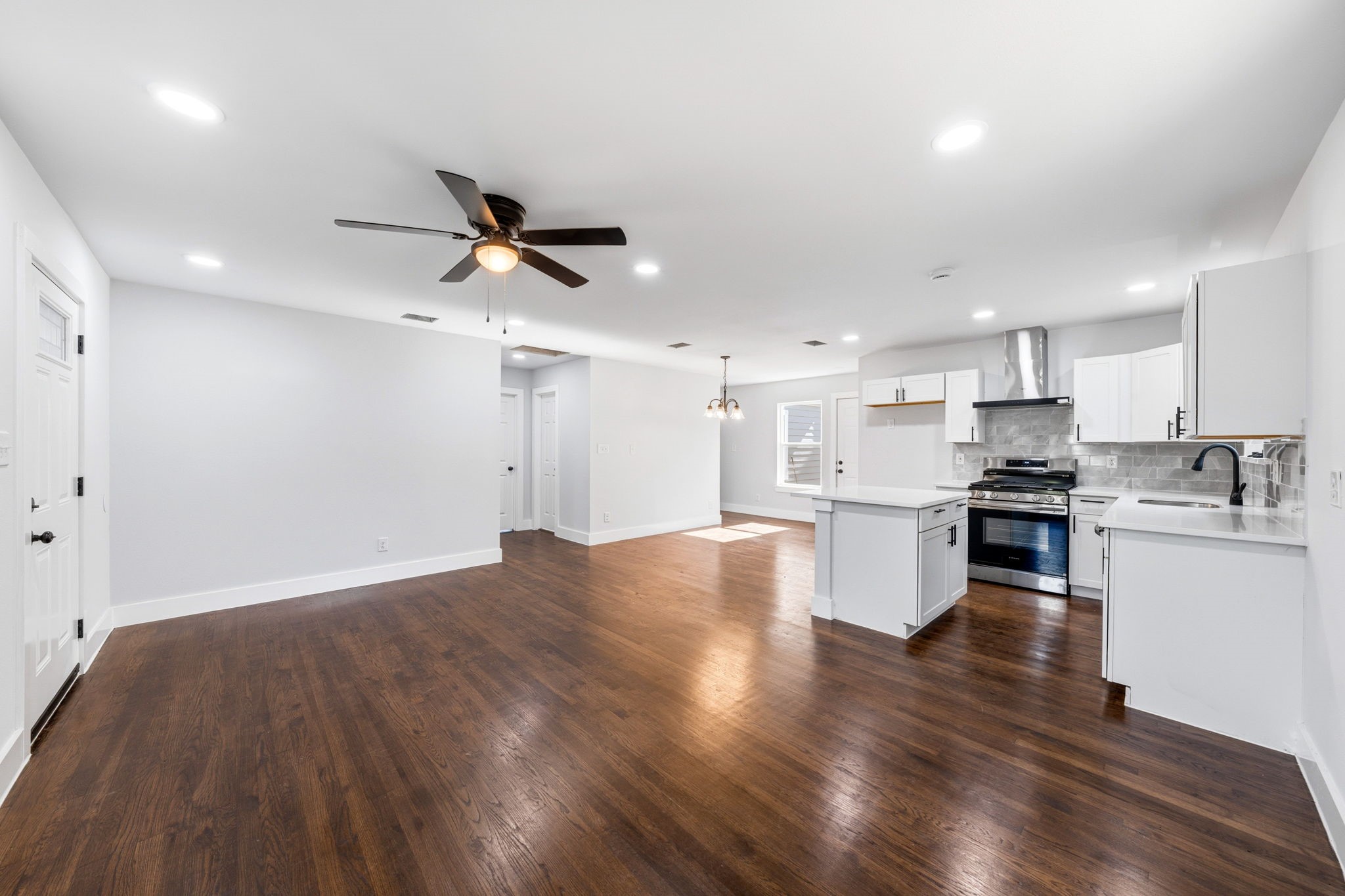 1239 Tarpley Avenue Dallas TX 75211