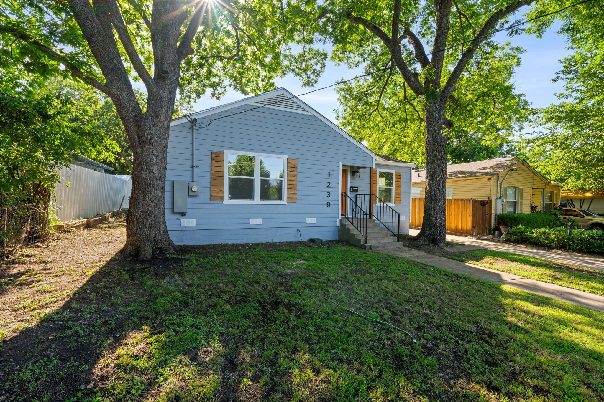 1239 Tarpley Avenue Dallas TX 75211