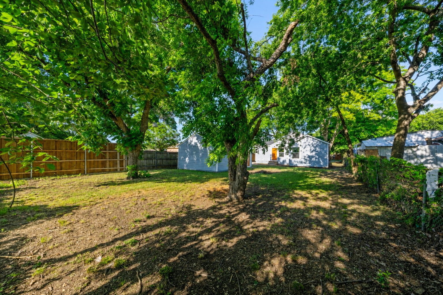 1239 Tarpley Avenue Dallas TX 75211